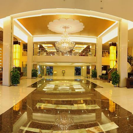 Golden Dragonball Hotel Guilin Buitenkant foto