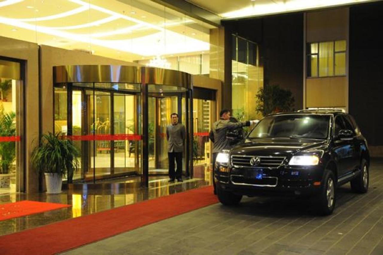 Golden Dragonball Hotel Guilin Buitenkant foto