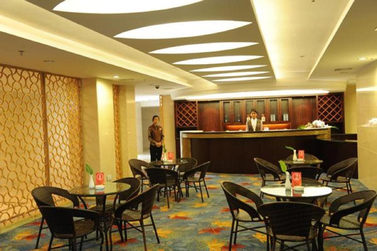 Golden Dragonball Hotel Guilin Buitenkant foto