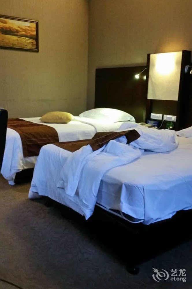Golden Dragonball Hotel Guilin Buitenkant foto