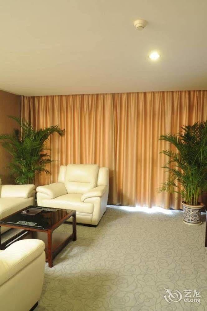 Golden Dragonball Hotel Guilin Buitenkant foto
