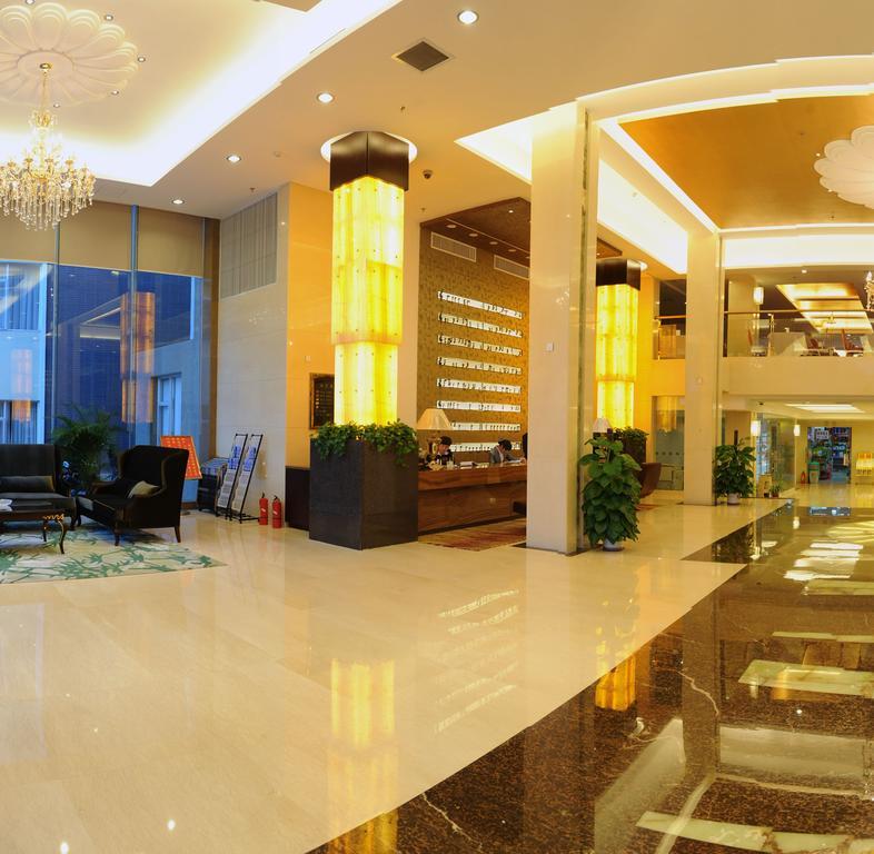 Golden Dragonball Hotel Guilin Buitenkant foto